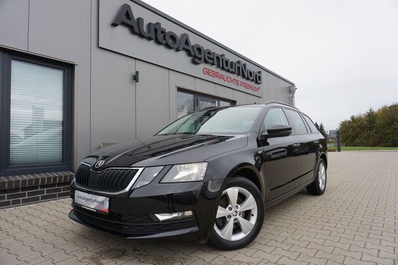 Schwarz Gebraucht 2019 Skoda Octavia Soleil Kombi | 16.750 € (Fairer Preis) - Bild 1/4