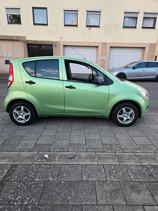 Gebraucht Suzuki Splash 65 PS (47 kW) 2009 Grün Kleinwagen