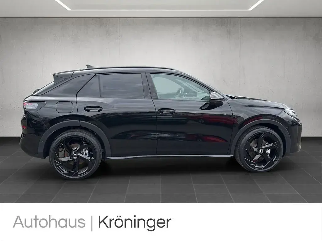 Gebraucht VW T-Roc R-line 150 PS (110 kW) 2026 Grenadillschwarz metallic SUV