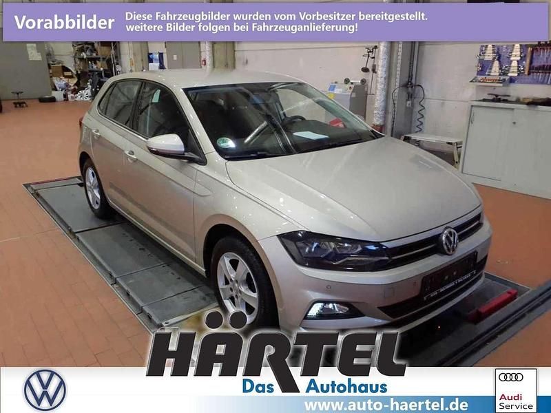 Ivory silver (beige), metallic Gebraucht 2018 VW Polo Comfortline Kleinwagen | 13.200 € (Fairer Preis) - Bild 1/4
