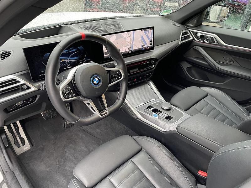 Gebraucht BMW i4 M Sport 400 kW (544 PS) 2025 Mineralweiß metallic Limousine