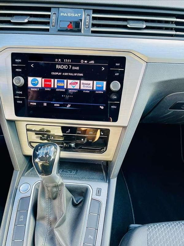 Gebraucht VW Passat Conceptline 150 PS (110 kW) 2020 Kombi