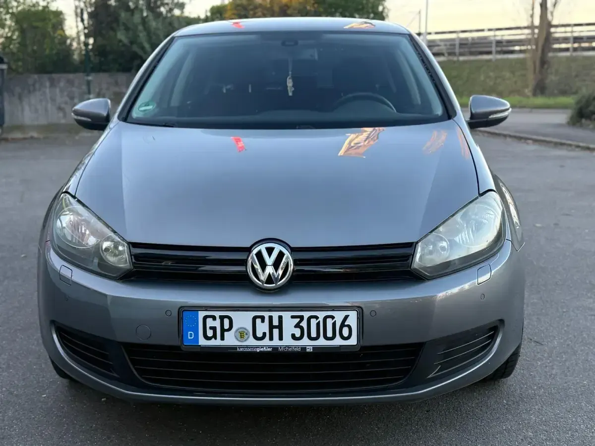 Gebraucht VW Golf VI Comfortline 105 PS (77 kW) 2010 Grau Kleinwagen