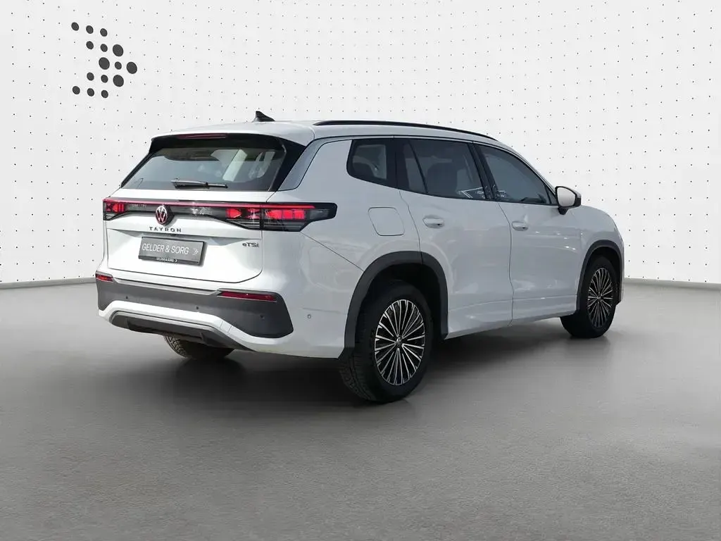 Gebraucht VW Tayron Life 150 PS (110 kW) 2025 Oryxweiß perlmutteffekt SUV