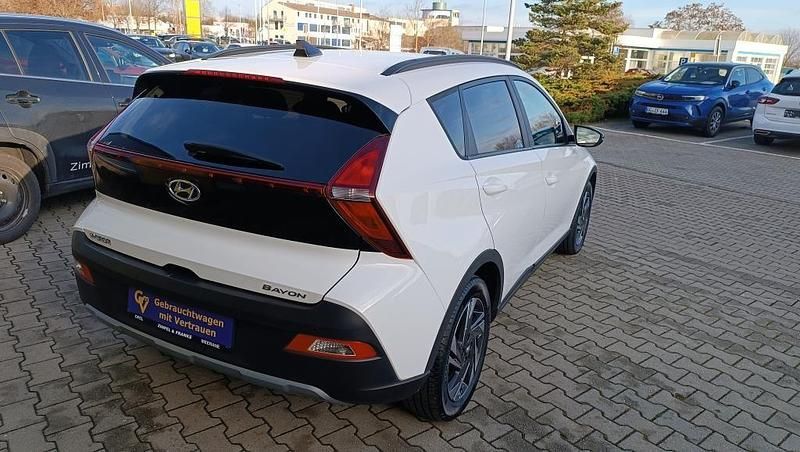 Gebraucht Hyundai Bayon GO! 101 PS (74 kW) 2022 Weiß SUV