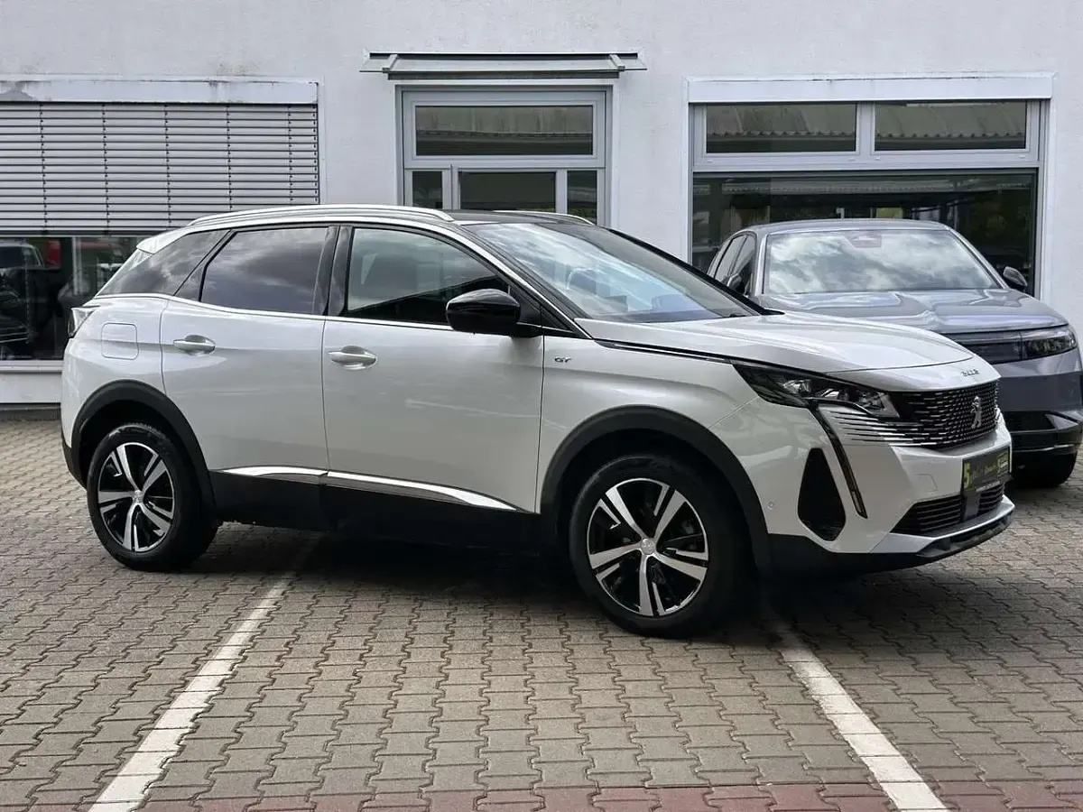 Gebraucht Peugeot 3008 GT 131 PS (96 kW) 2023 Perlmuttweiß (metallic) SUV