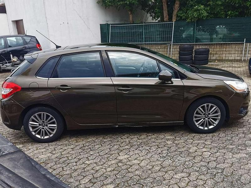 Gebraucht Citroën C4 Business Class 111 PS (81 kW) 2011 Lackierung hickory braun/metal Kleinwagen