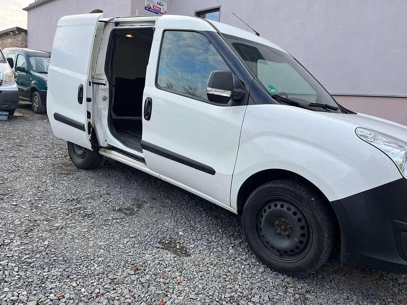 Gebraucht Opel Combo 95 PS (69 kW) 2018 Weiß Van / Kleinbus