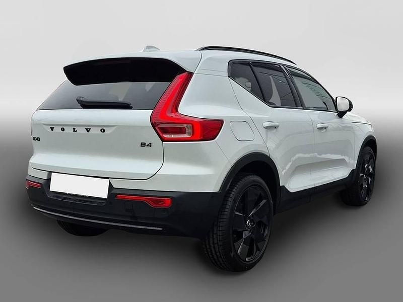 Gebraucht Volvo XC40 Plus 197 PS (144 kW) 2025 Weiß SUV