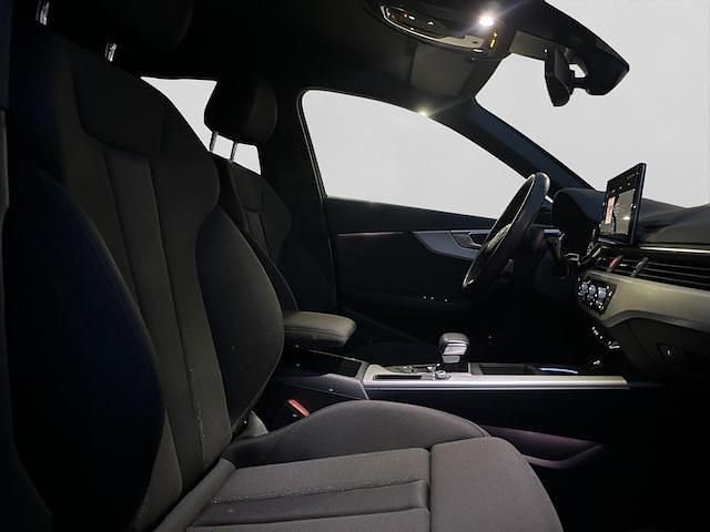 Gebraucht Audi A4 S-Line 204 PS (150 kW) 2024 Mythosschwarz metallic Kombi