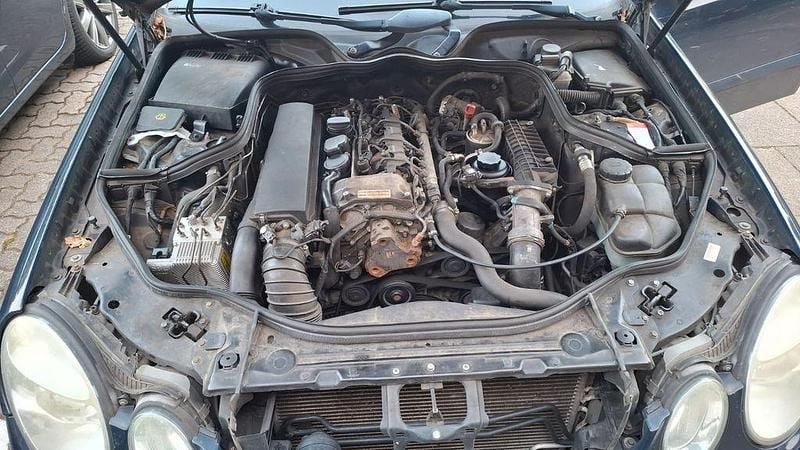 Gebraucht Mercedes E200 122 PS (89 kW) 2003 Limousine