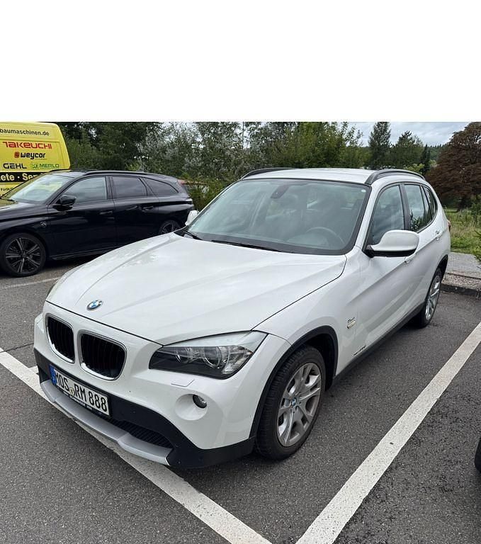 Weiß Gebraucht 2011 BMW X1 SUV | 8.800 € (Fairer Preis) - Bild 1/2