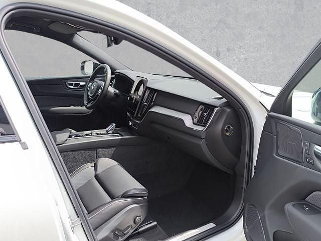 Gebraucht Volvo XC60 Plus 250 PS (183 kW) 2025 Weiss SUV
