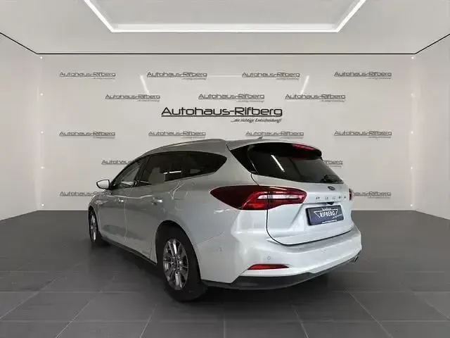 Gebraucht Ford Focus Titanium 116 PS (85 kW) 2024 Silber Limousine