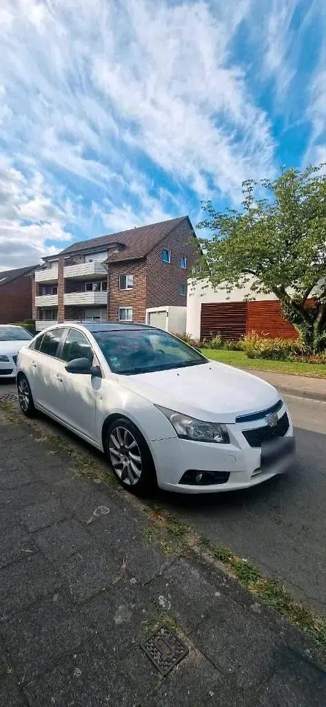 Gebraucht Chevrolet Cruze 163 PS (119 kW) 2013 Weiß Limousine