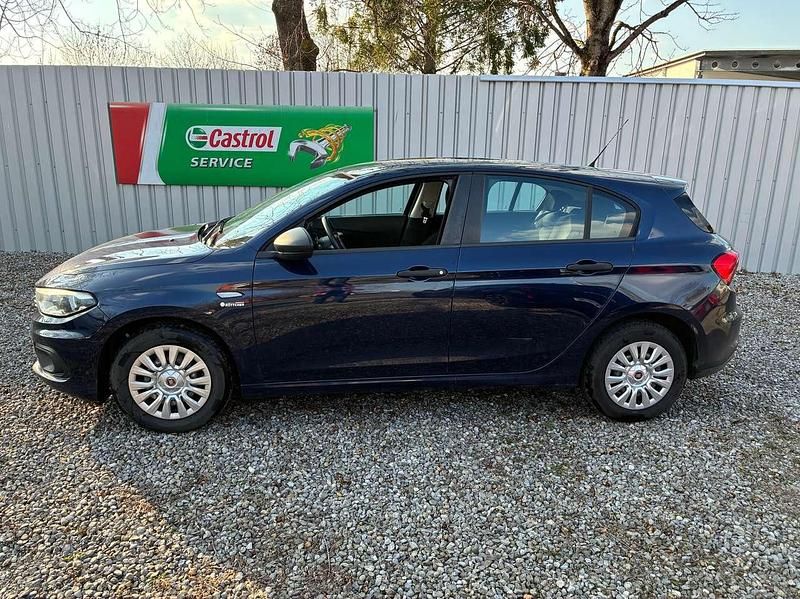 Gebraucht Fiat Tipo Pop 95 PS (69 kW) 2017 New blu (vr717/a)) Limousine