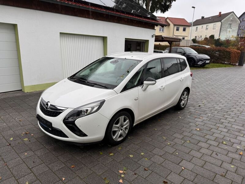 Weiß Gebraucht 2012 Opel Zafira Tourer Sport Van / Kleinbus | 9.700 € (Etwas zu teuer) - Bild 1/4