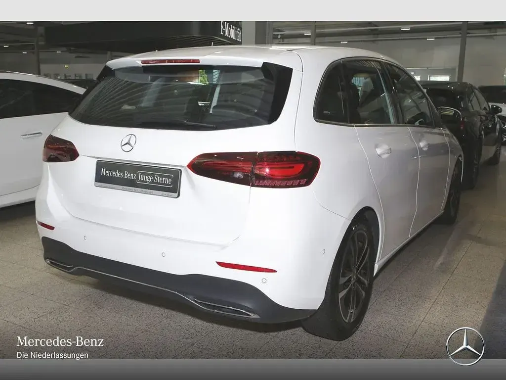 Gebraucht Mercedes B200 Advanced 163 PS (119 kW) 2025 Weiß Kleinwagen