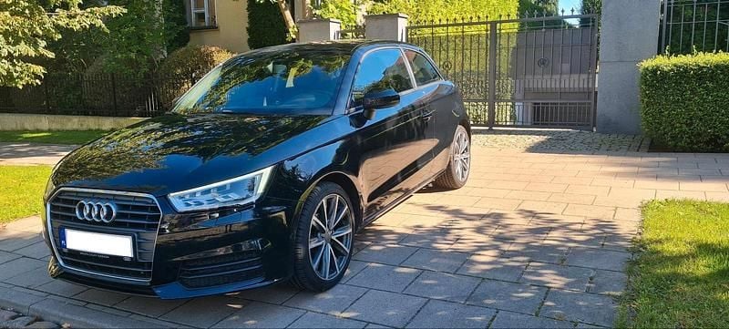 Schwarz Gebraucht 2017 Audi A1 Kleinwagen | 9.950 € (Fairer Preis) - Bild 1/4