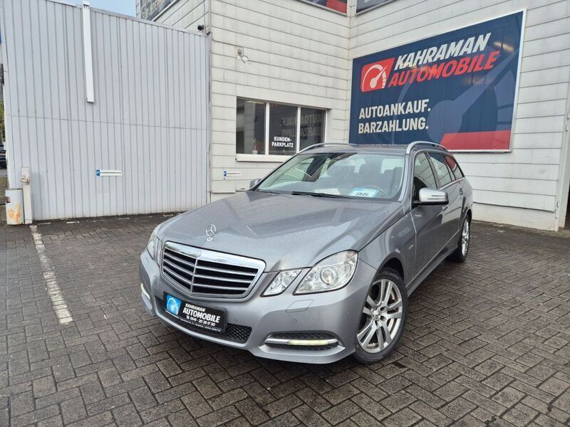 Silber Gebraucht 2011 Mercedes E250 Kombi | 14.399 € (Fairer Preis) - Bild 1/4