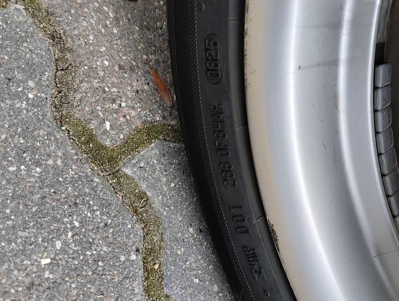 Gebraucht BMW 318 143 PS (105 kW) 2012 Braun Limousine