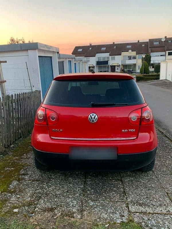 Gebraucht VW Golf V 140 PS (102 kW) 2007 Rot Kleinwagen