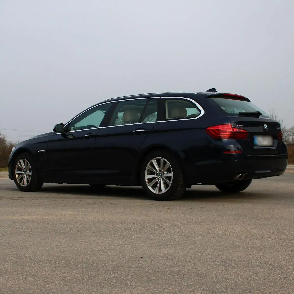 Gebraucht BMW 530 Comfort Edition 258 PS (189 kW) 2014 Blau Kombi