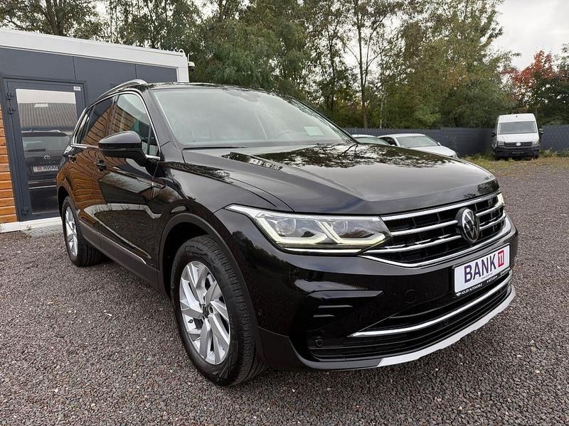 Gebraucht VW Tiguan 200 PS (147 kW) 2023 Schwarz SUV