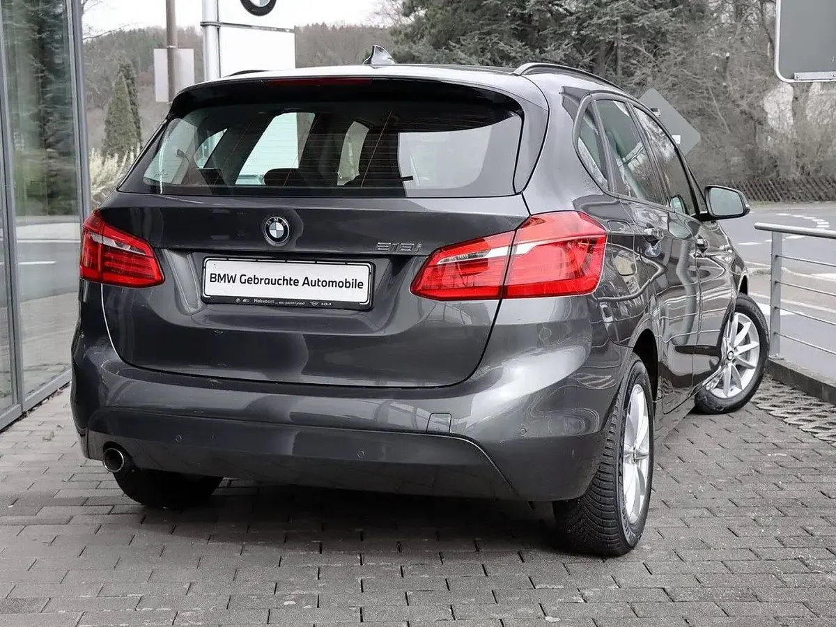 Gebraucht BMW 218 Advantage 136 PS (100 kW) 2018 Grau Van / Kleinbus
