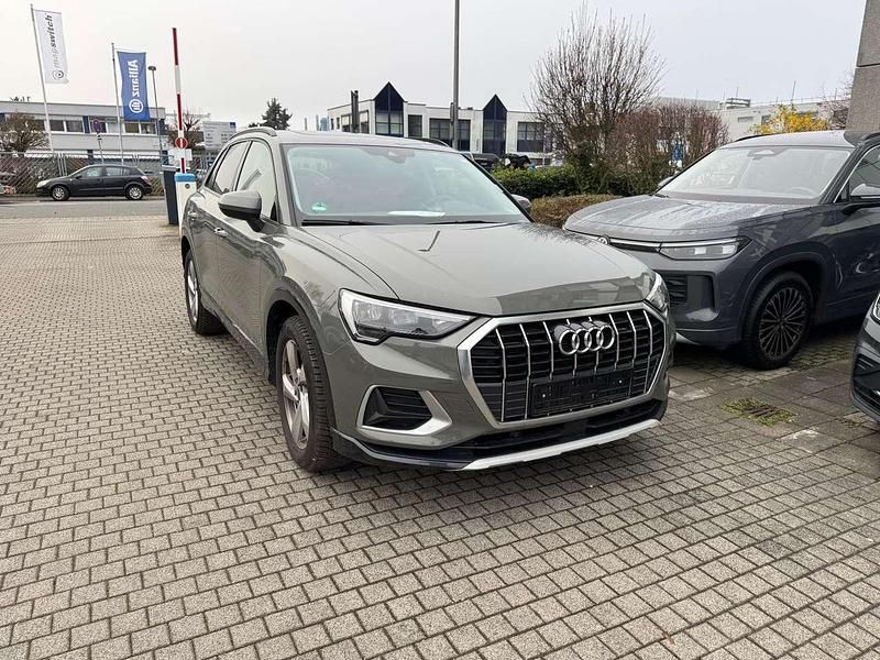 Grau Gebraucht 2025 Audi Q3 Advanced SUV | 34.280 € (Superpreis) - Bild 1/2
