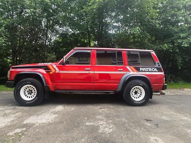 Rot Gebraucht 1989 Nissan Patrol SUV | 29.999 € - Bild 1/4