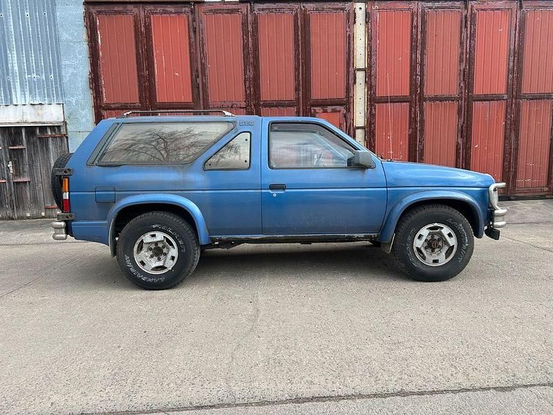 Gebraucht Nissan Terrano SE 129 PS (94 kW) 1989 Blau SUV