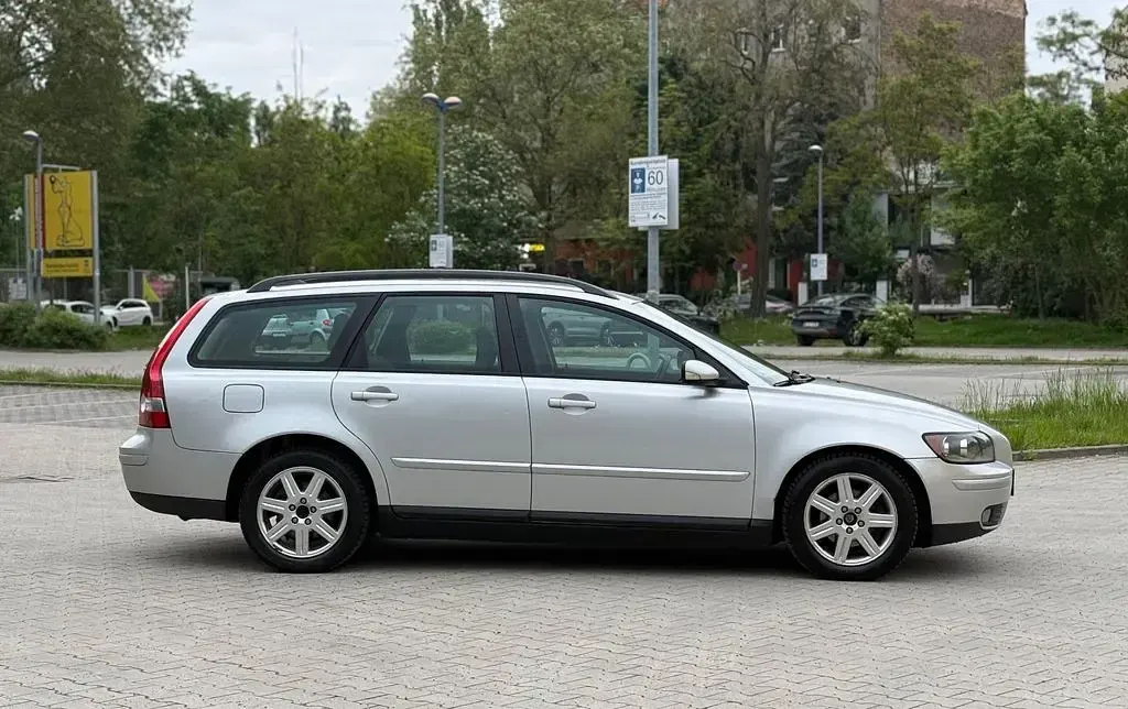 Second-hand Volvo V50 140 CP (102 kW) 2008 Argintiu Break