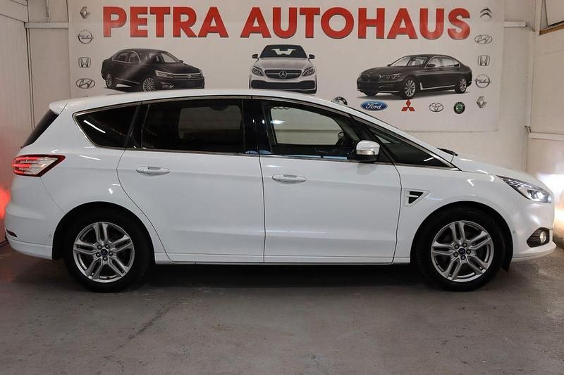 Weiß Gebraucht 2019 Ford S-MAX Titanium Van / Kleinbus | 13.999 € (Fairer Preis) - Bild 1/4