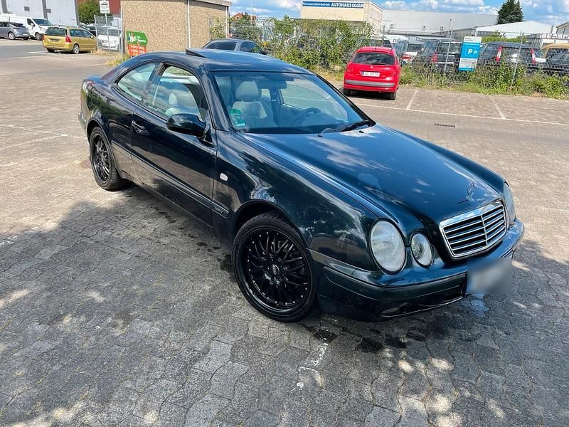 Gebraucht Mercedes CLK320 218 PS (160 kW) 1998 Blau Coupé