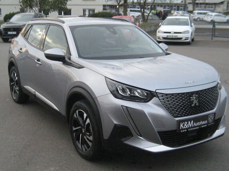 Grau Gebraucht 2020 Peugeot e-2008 Allure SUV | 19.990 € (Etwas zu teuer) - Bild 1/4