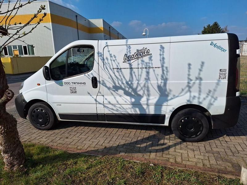 Gebraucht Opel Vivaro 101 PS (74 kW) 2003 Weiß Van / Kleinbus