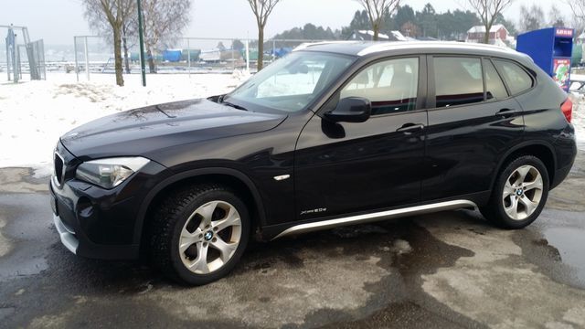Gebraucht BMW X1 163 PS (119 kW) 2011 Schwarz metallic SUV