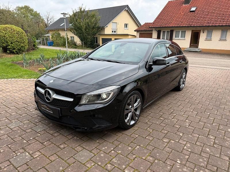 Gebraucht Mercedes CLA200 Shooting Brake 156 PS (114 kW) 2016 Schwarz Kombi