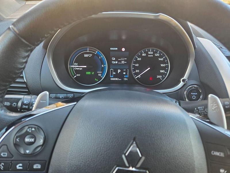 Gebraucht Mitsubishi Eclipse Cross Plus 188 PS (138 kW) 2022 Silber SUV