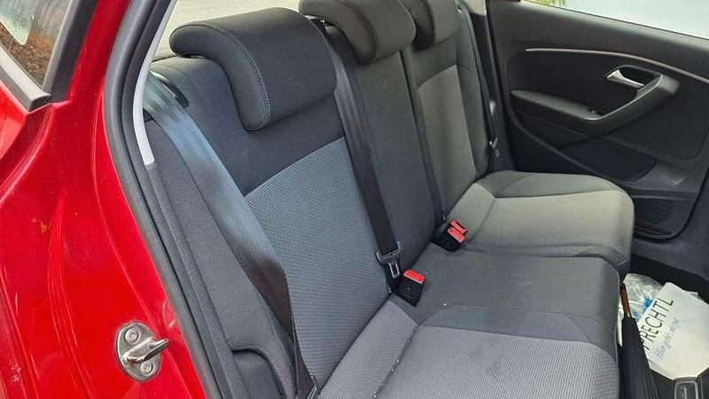 Second-hand VW Polo 110 CP (80 kW) 2016 Portocaliu Berlinǎ