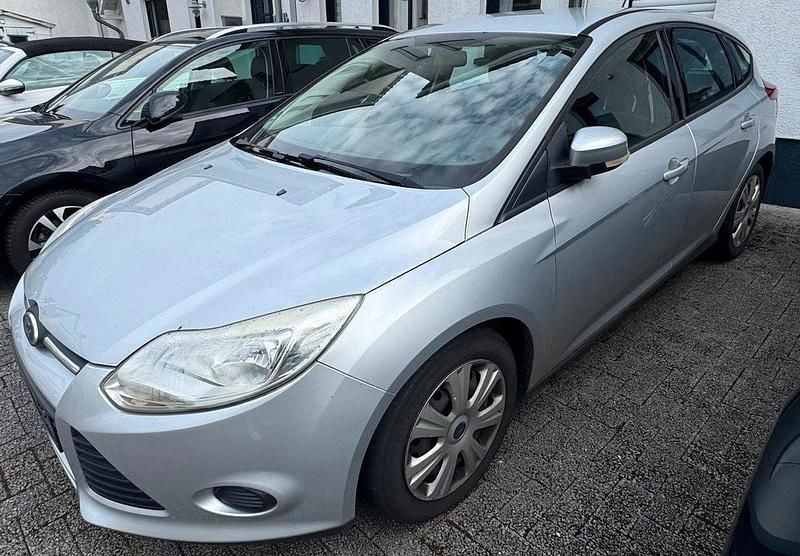 Gebraucht Ford Focus 116 PS (85 kW) 2011 Grau Limousine