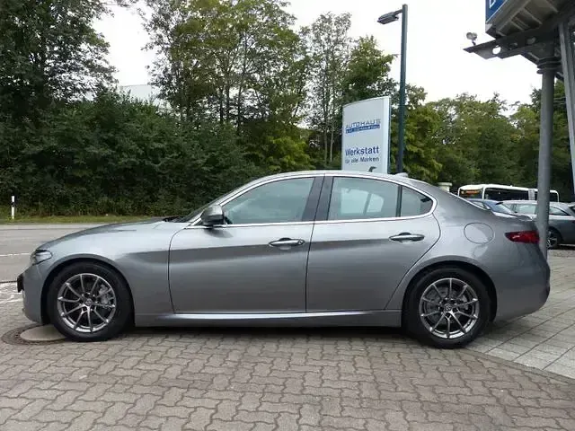 Gebraucht Alfa Romeo Giulia Super 180 PS (132 kW) 2016 Andere Limousine