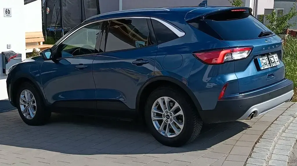 Gebraucht Ford Kuga Titanium 224 PS (164 kW) 2022 Blau SUV