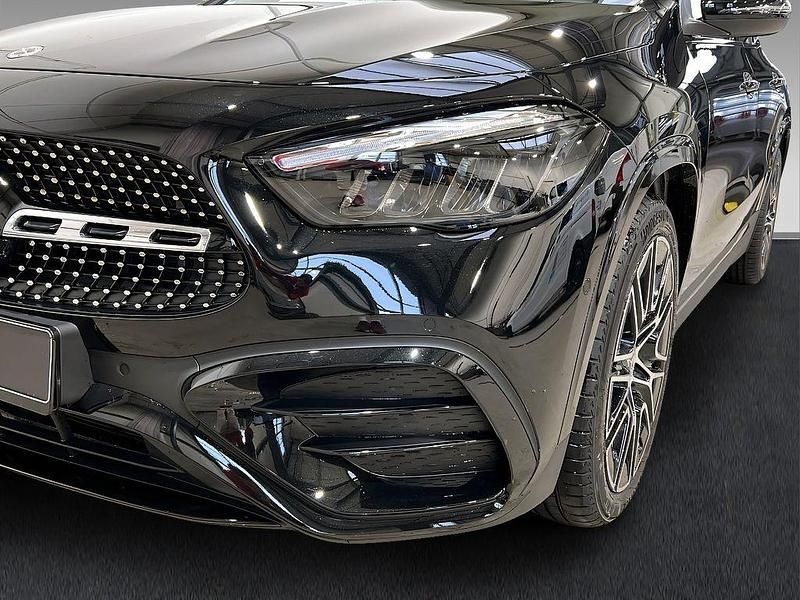 Gebraucht Mercedes GLA200 AMG 163 PS (119 kW) 2025 Schwarz SUV