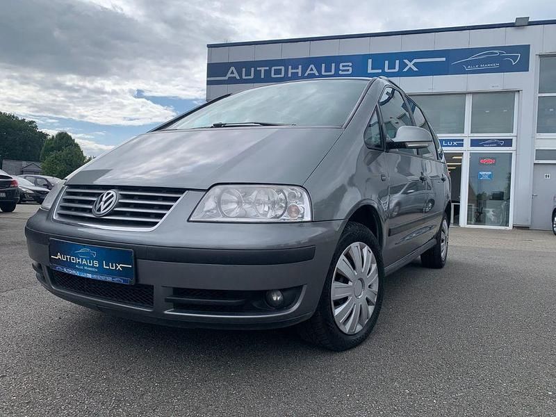 Grau Gebraucht 2005 VW Sharan Trendline Van / Kleinbus | 4.499 € (Etwas zu teuer) - Bild 1/4