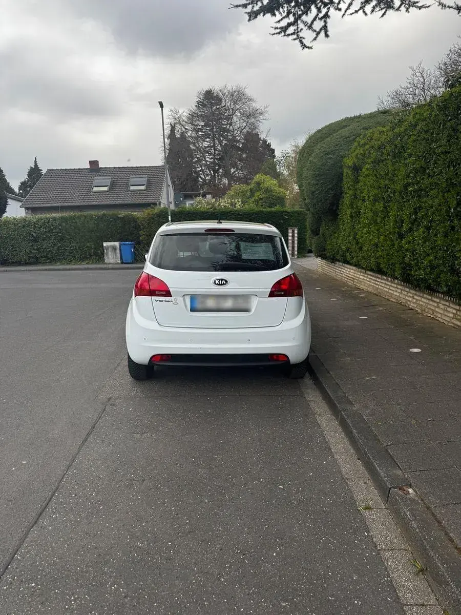 Gebraucht Kia Venga FIFA World Cup Edition 125 PS (91 kW) 2014 Weiß Kleinwagen