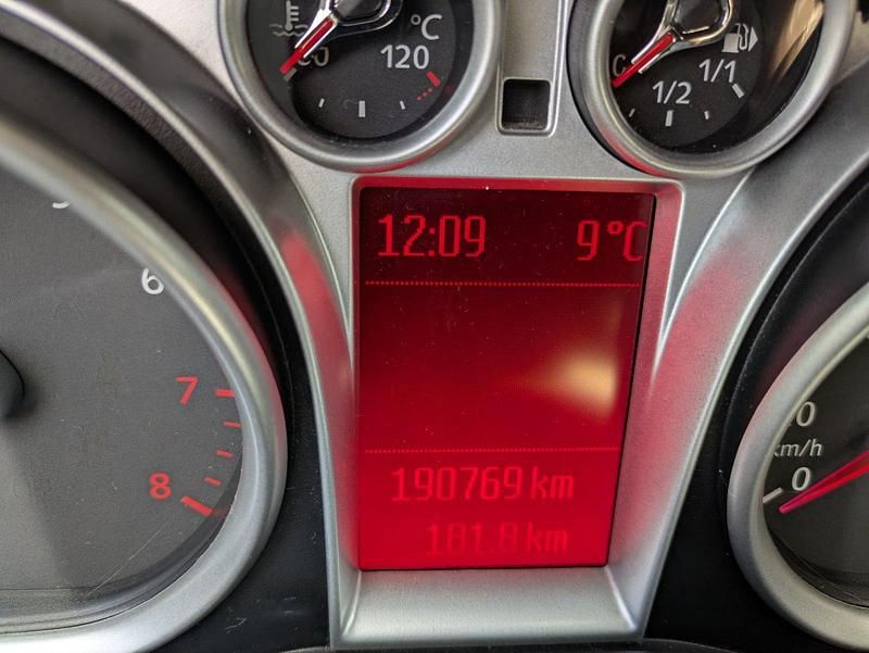 Gebraucht Ford Focus 100 PS (73 kW) 2008 Rot Kombi