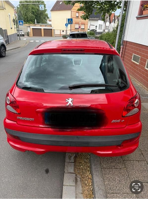 Rot Gebraucht 2009 Peugeot 206+ Kleinwagen | 2.999 € (Fairer Preis) - Bild 1/4