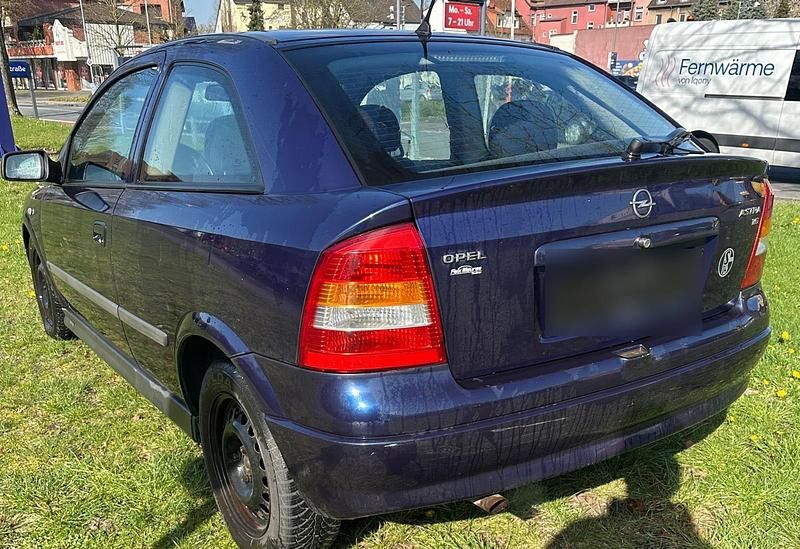 Gebraucht Opel Astra 84 PS (61 kW) 2001 Blau Limousine